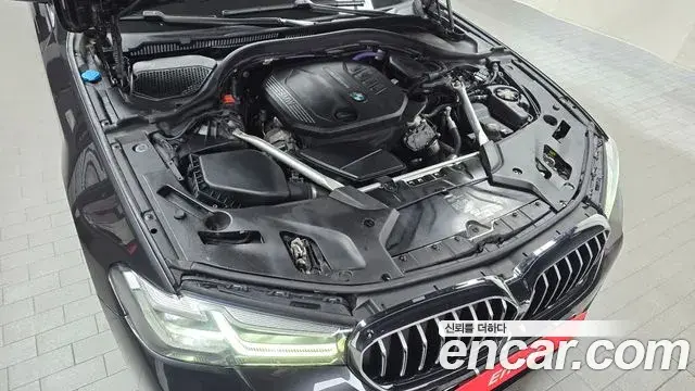 BMW 5 Series 2020 — ფოტო 30/32