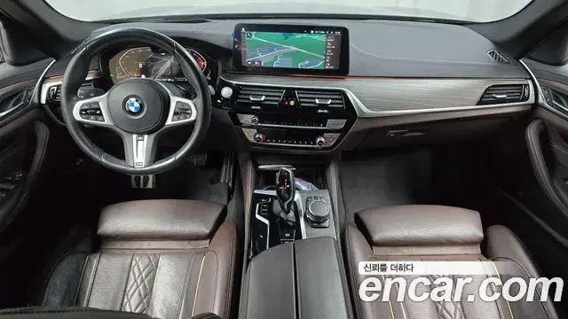 BMW 5 Series 2020 — ფოტო 26/32
