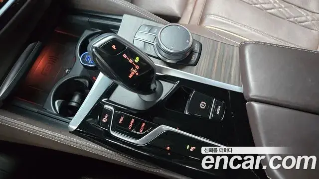 BMW 5 Series 2020 — ფოტო 4/32