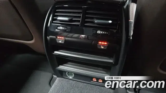 BMW 5 Series 2020 — ფოტო 21/32