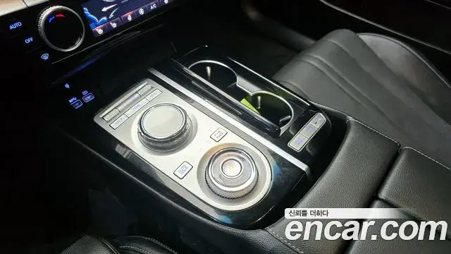 Genesis G80 2023 — ფოტო 16/20
