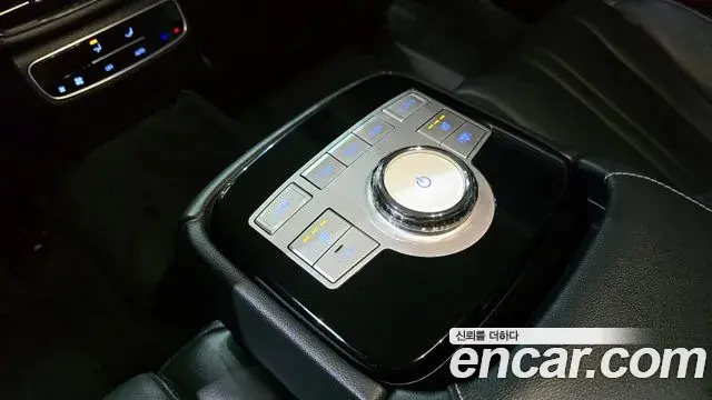 Genesis G80 2023 — ფოტო 18/20