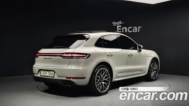 Porsche Macan 2021 — Şəkil 1/30