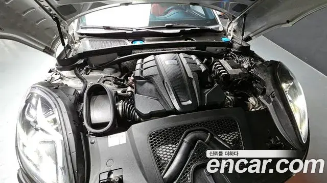Porsche Macan 2021 — Şəkil 12/30