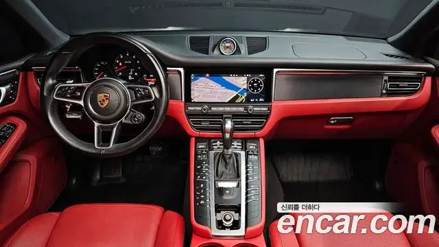 Porsche Macan 2021 — Şəkil 26/30