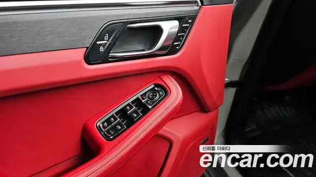 Porsche Macan 2021 — Şəkil 22/30
