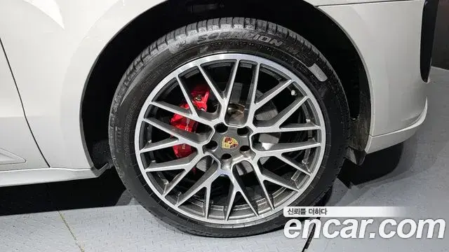 Porsche Macan 2021 — Şəkil 10/30