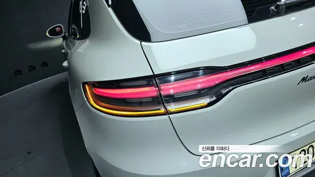 Porsche Macan 2021 — Şəkil 18/30
