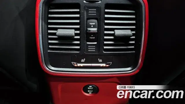 Porsche Macan 2021 — Şəkil 20/30