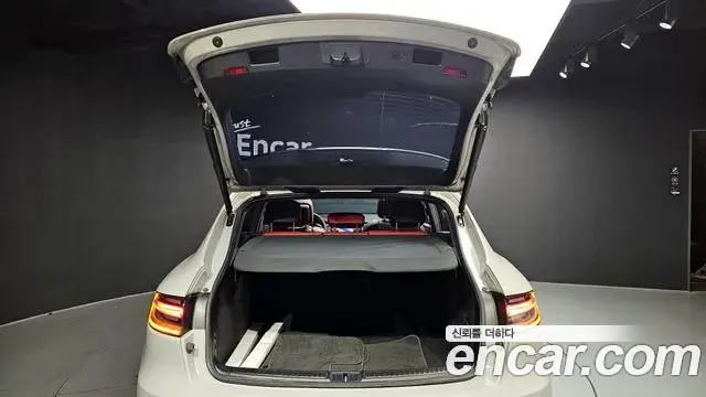 Porsche Macan 2021 — Şəkil 15/30