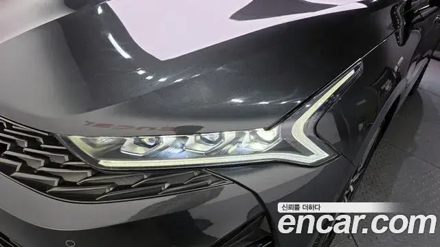 Kia K5 2021 — ფოტო 8/30