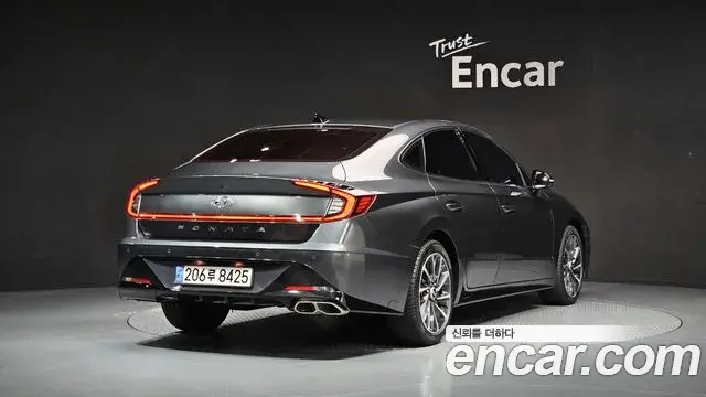 Hyundai Sonata 2023 — Фото 2/20