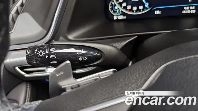 Hyundai Sonata Hybrid 2023 — Şəkil 9/30