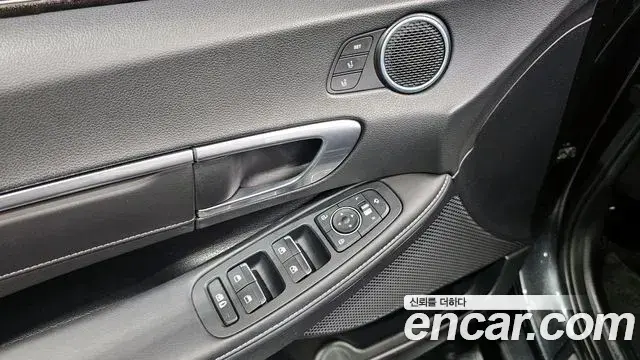 Hyundai Sonata Hybrid 2023 — Şəkil 23/30