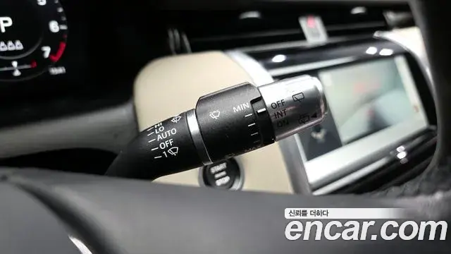 Land Rover Discovery Sport 2022 — Photo 12/31