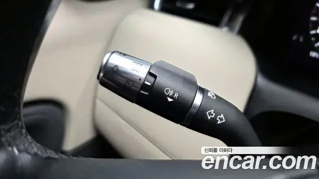 Land Rover Discovery Sport 2022 — Photo 16/31
