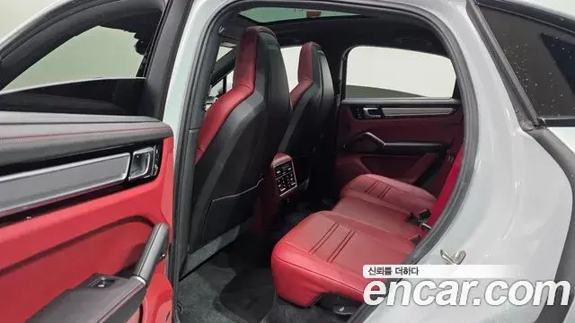 Porsche Cayenne 2023 — Şəkil 21/30