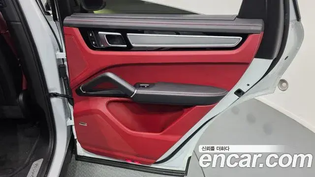 Porsche Cayenne 2023 — Şəkil 5/30