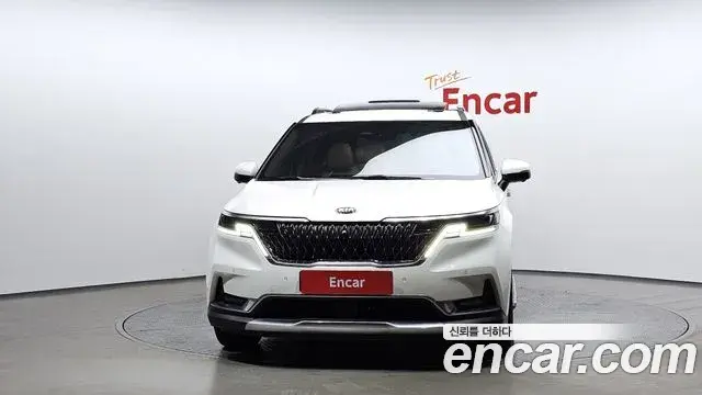 Kia Carnival 2021 — Фото 3/20