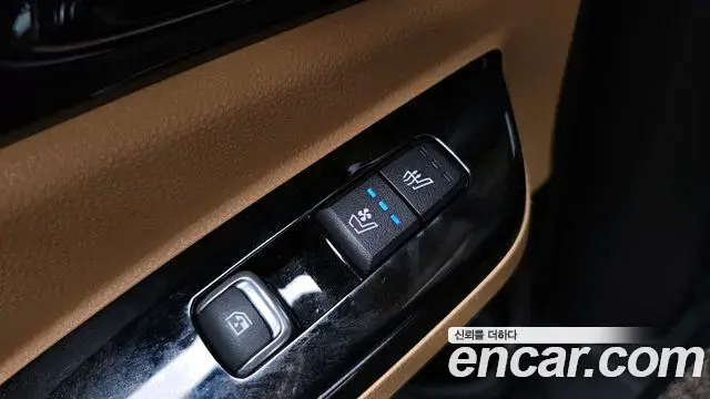 Kia Carnival 2021 — Фото 16/20