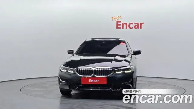 BMW 3 Series 2022 — ფოტო 15/31