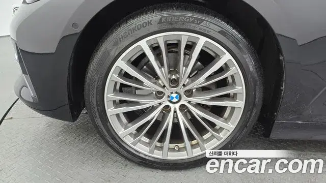 BMW 3 Series 2022 — ფოტო 25/31