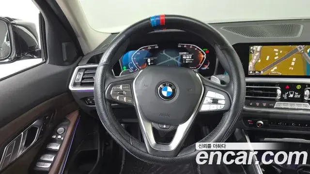 BMW 3 Series 2022 — ფოტო 19/31