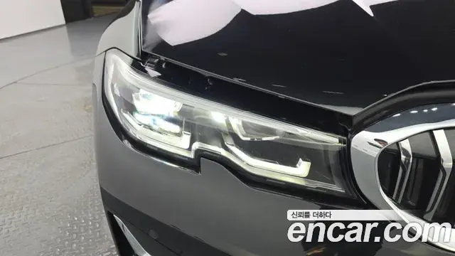 BMW 3 Series 2022 — ფოტო 11/31