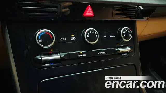 Kia Carnival 2022 — Фото 15/20