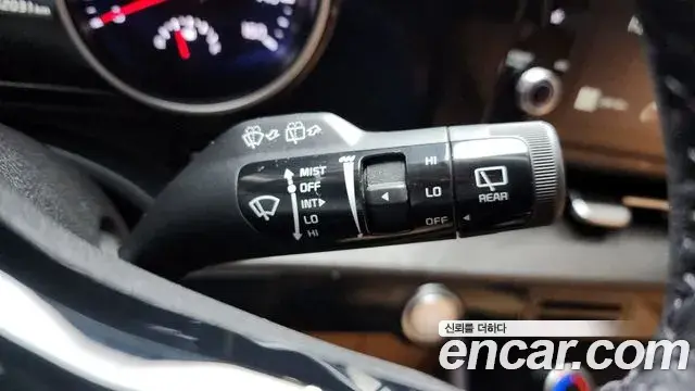 Kia Carnival 2022 — Photo 6/33