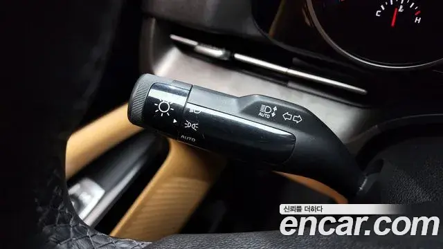 Kia Carnival 2022 — Photo 16/33