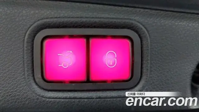 Mercedes-Benz E-Class 2020 — ფოტო 14/20