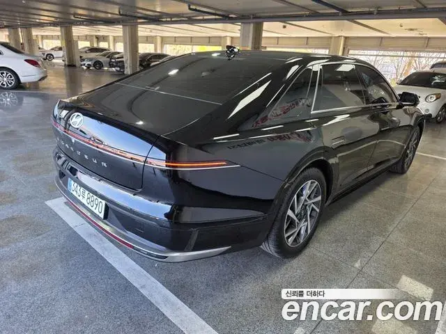 Hyundai Grandeur Hybrid 2024 — Photo 2/20