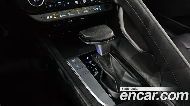 Hyundai The New Avante Hybrid 2023 — ფოტო 19/20