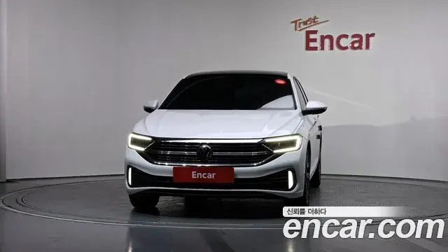Volkswagen Jetta 2023 — Photo 16/32