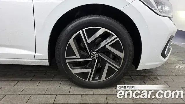 Volkswagen Jetta 2023 — Photo 29/32