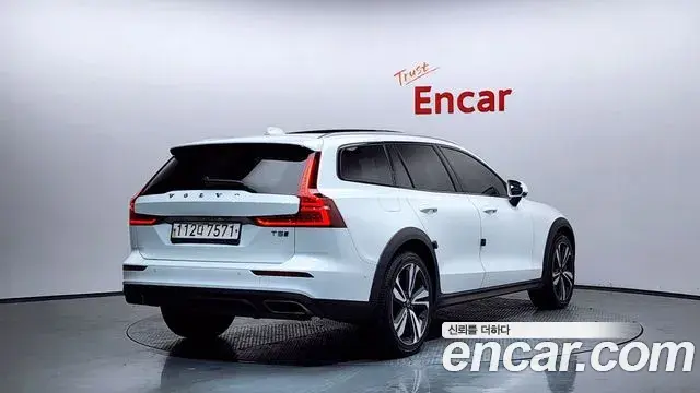 Volvo V60 Cross Country 2020 — Şəkil 15/36