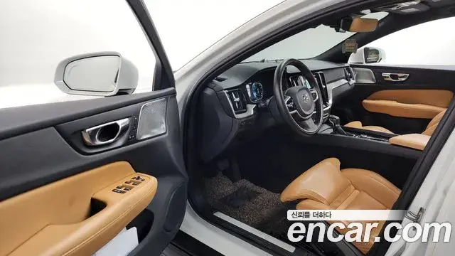 Volvo V60 Cross Country 2020 — Şəkil 35/36