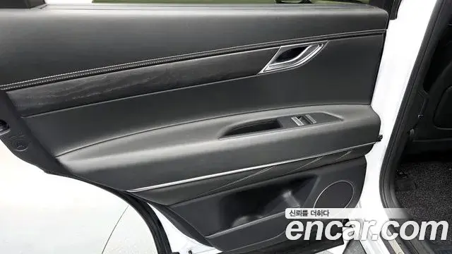 Genesis GV80 2020 — ფოტო 27/35