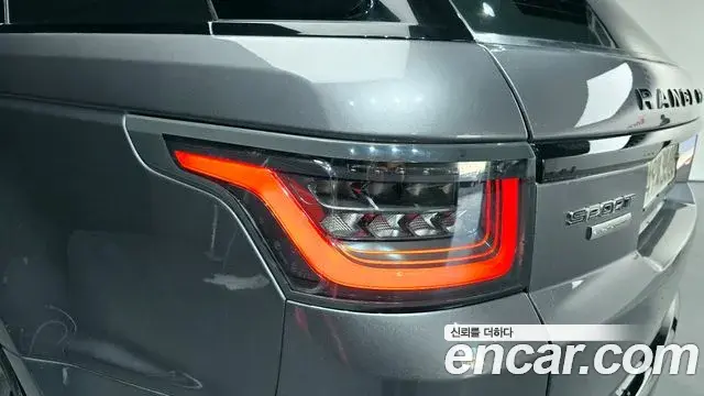 Land Rover Range Rover Sport 2018 — ფოტო 16/33