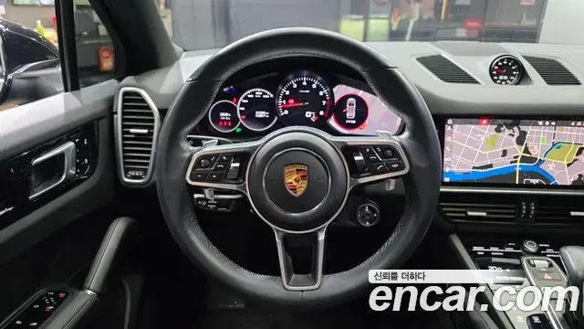 Porsche Cayenne 2021 — Фото 13/20