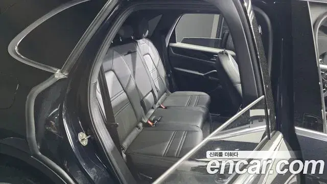 Porsche Cayenne 2021 — Photo 5/32