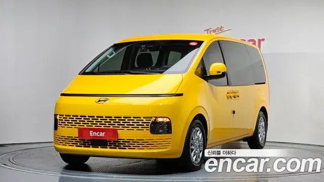 Hyundai Staria 2021 — Фото 1/20