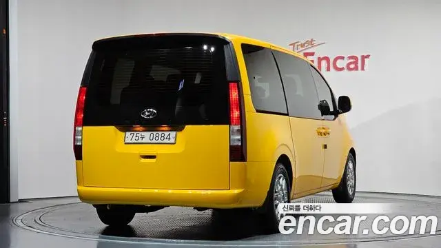 Hyundai Staria 2021 — Фото 2/20