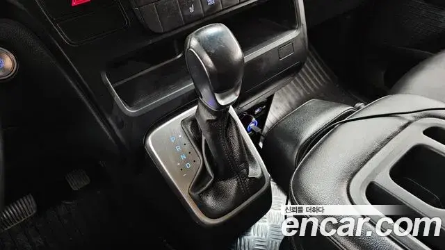Hyundai Staria 2021 — Фото 9/20