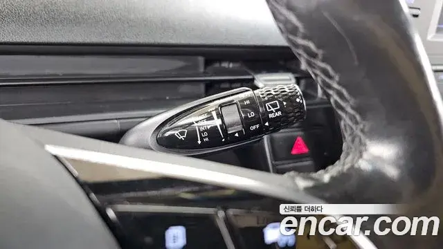 Hyundai Staria 2021 — Photo 32/33