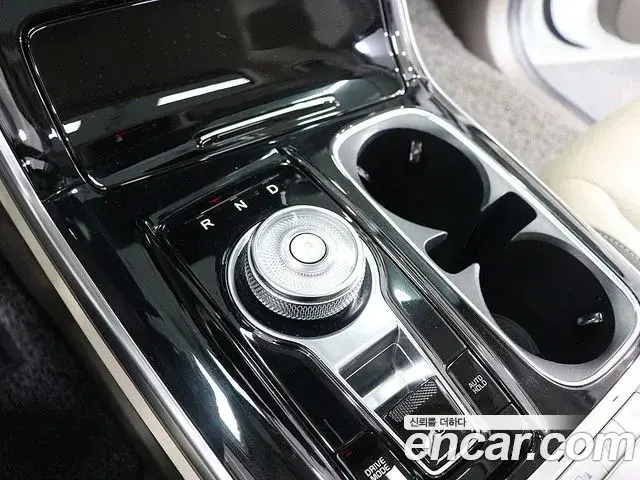 Kia Carnival 2022 — Фото 8/20