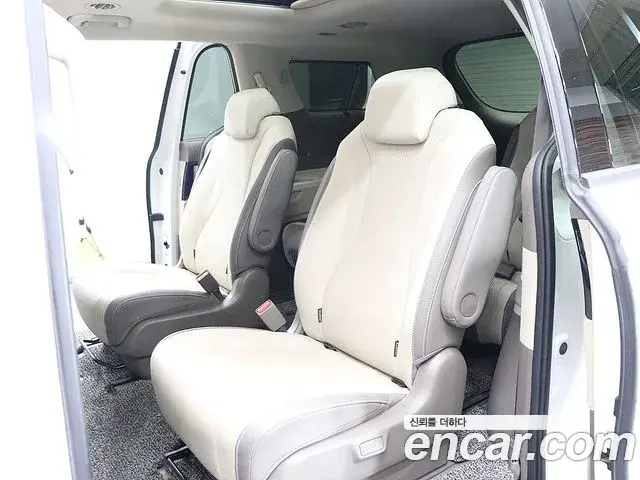 Kia Carnival 2022 — Фото 16/20