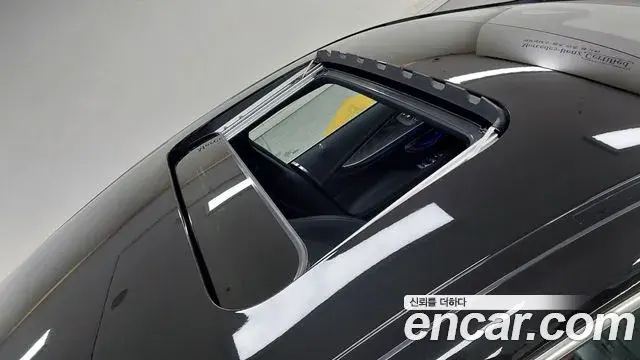 Mercedes-Benz AMG GT 2026 — Фото 12/17