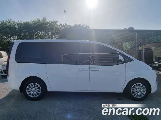 Hyundai Staria 2021 — Photo 4/20